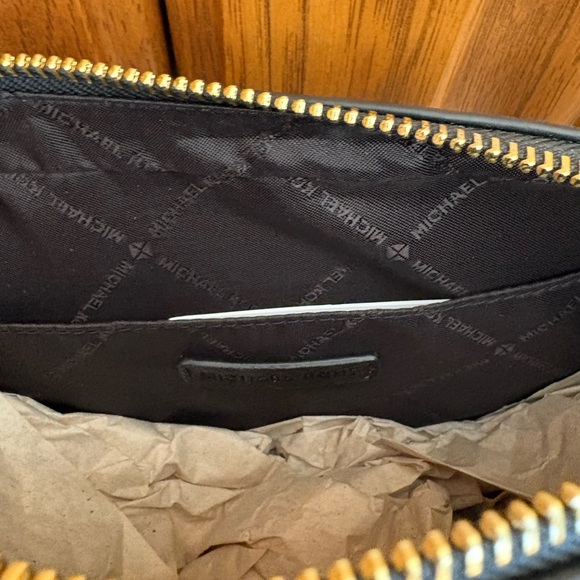 NWT Michael Kors Black Jet Set Crossbody Bag - Picture 4 of 4